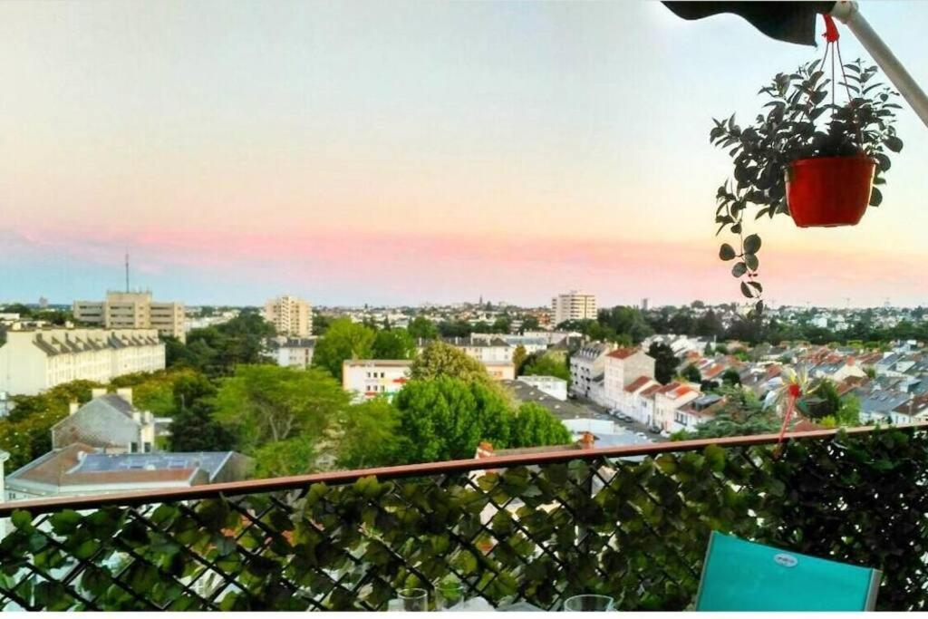 Charmant Appartement Lumineux - Dernier Etage Avec Balcon - Proche Centre-Ville Nantes Dış mekan fotoğraf